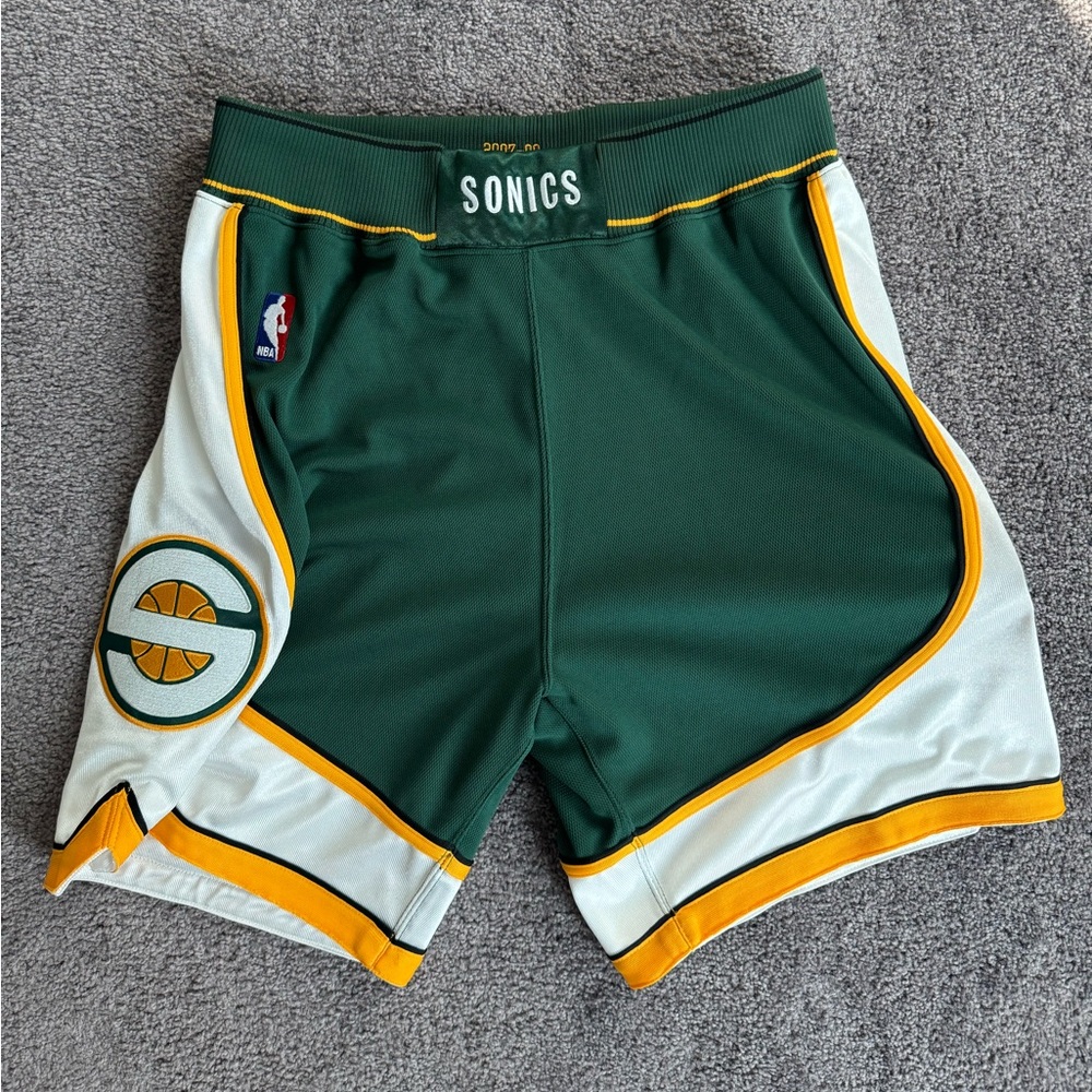 Mitchel & Ness Authentic 2007-08 Seattle Supersonics Shorts
